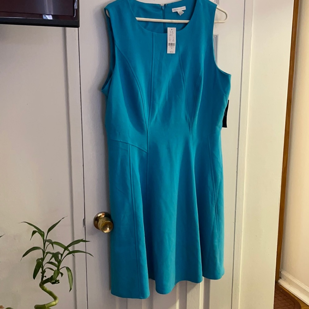 sleeveless dress